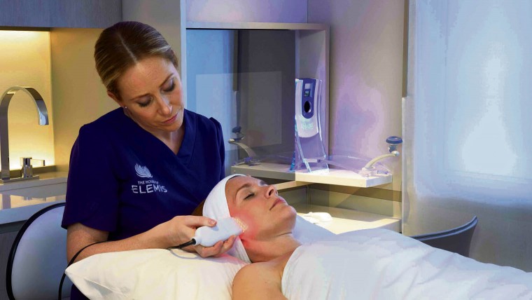 Customer receiving the BIOTEC Sensitive Skin Soother facial at The House of ELEMIS