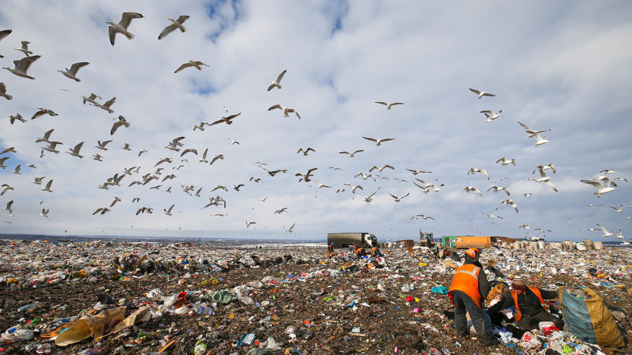 Growing waste levels is a major concern for Downers, as landﬁ ll capacity begins to run out