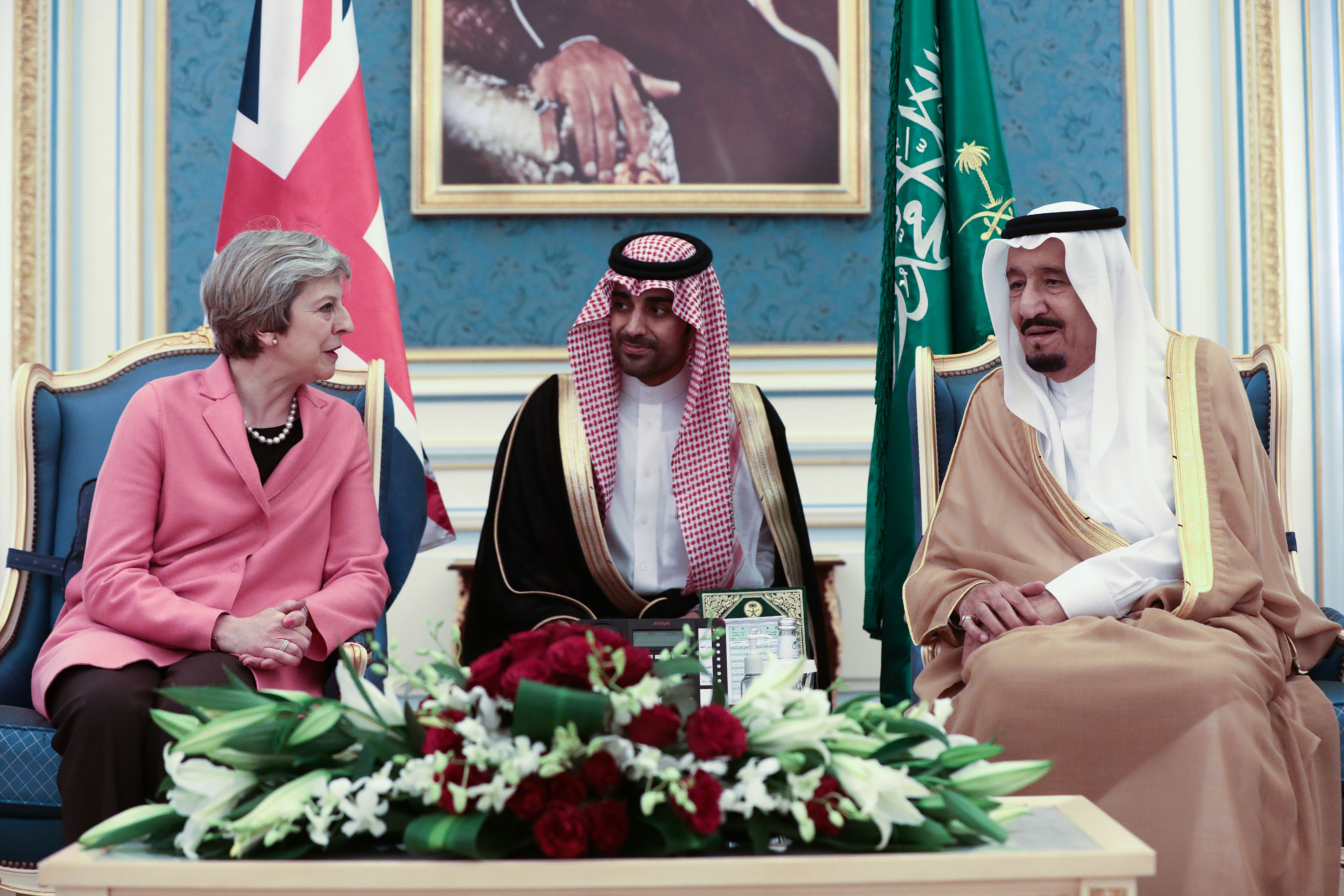 Theresa May, UK prime minister, left, speaks with King Salman bin Abdulaziz, Saudi Arabia's king, right, during their meeting at Al-Yamamah Palace in Riyadh, Saudi Arabia, on April 5, 2017