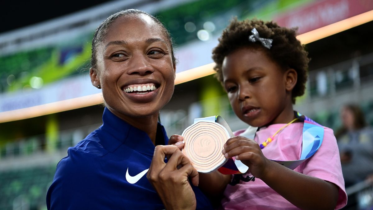 Bronze medalist Allyson Felix of Team United States with her daughter Camryn after winning bronze in the 4x400m Mixed Relay Final on day one of the World Athletics Championships Oregon22 at Hayward Field on July 15, 2022 in Eugene, Oregon